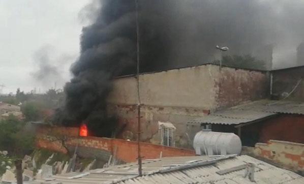 Sultangazide fabrika yangını