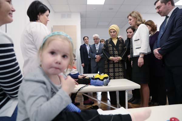 Emine Erdoğandan Moldovada önemli ziyaretler