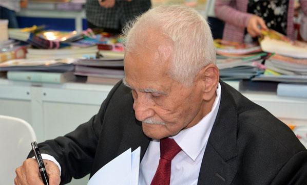 Türk edebiyatının Beyaz Kartalı toprağa verildi