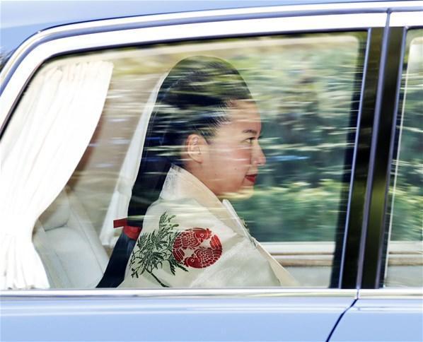 Japonya Prensesi Ayako, unvanını kaybetmek pahasına evlendi