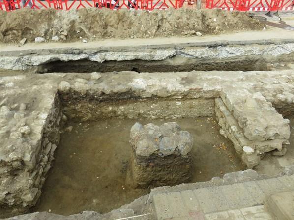 Üsküdarda İSKİ kazısı sırasında tarihi kalıntılara rastlandı