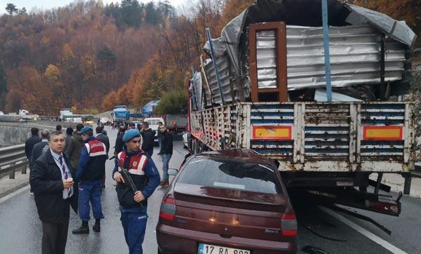 Bursa-Ankara karayolunda art arda iki kaza: 2si çocuk, 7 yaralı