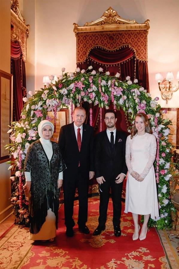 Demirören ve Kalyoncu ailelerinin mutlu günü Yüzüklerini Cumhurbaşkanı Erdoğan taktı