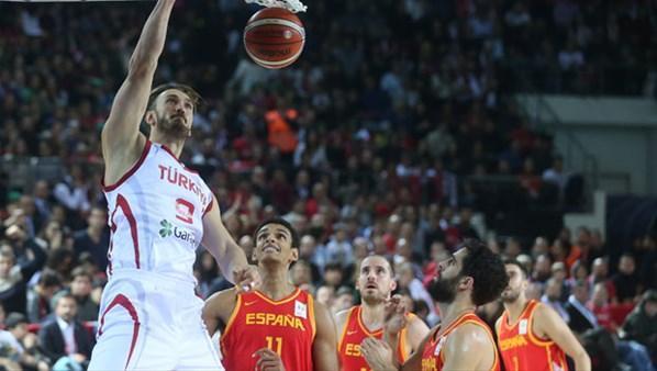 FIBAdan Semih Erden ve Ankara seyircisine övgü