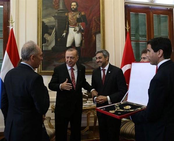 Cumhurbaşkanı Erdoğana Devlet Nişanı verildi