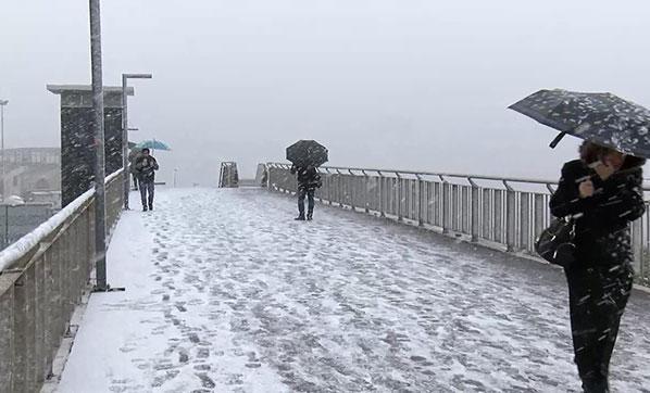 İstanbulda kar yağışı başladı