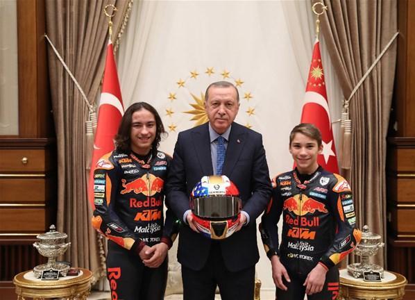Cumhurbaşkanı Erdoğan, Sofuoğlu ve Öncü kardeşleri kabul etti
