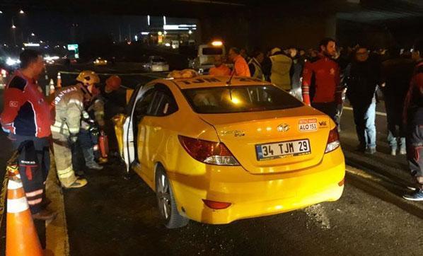Korkunç kaza Taksi sürücüsü öldü