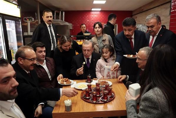 Cumhurbaşkanı Erdoğana Orduda sevgi seli