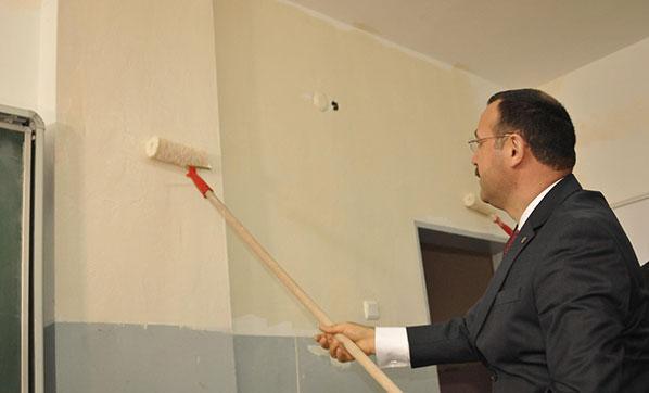 Yarıyıl tatilinde mahkumlar okullarda boya badana yapacak