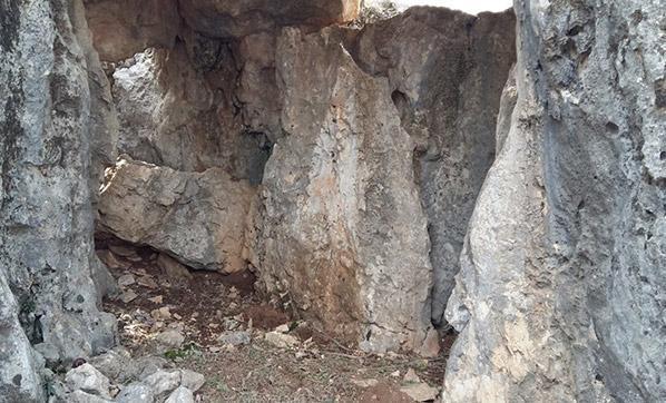 Terör örgütü PKKya ait 8 sığınak imha edildi