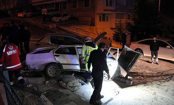 Ankarada otomobil, 50 metreden uçtu: 2 yaralı