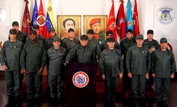 Maduro emir verdi Askerler alarma geçti...