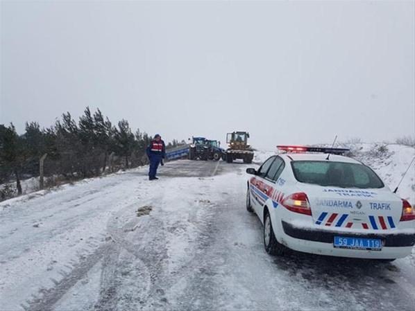 Trakyada kar ve tipi nedeniyle otobüs devrildi: 4 yaralı