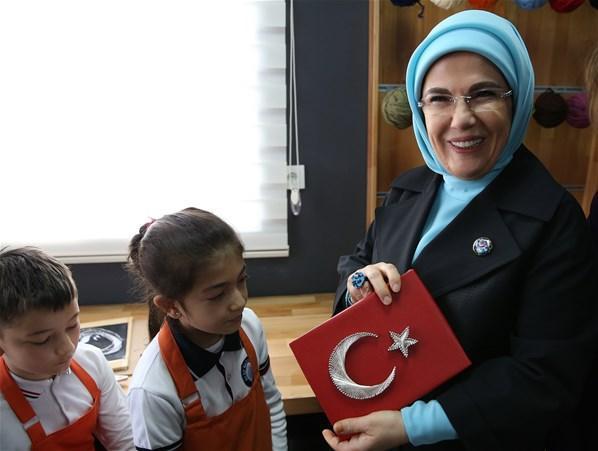 Emine Erdoğan: Çocuklar mesleki deneyimle erken yaşta tanışacak