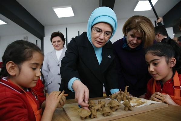 Emine Erdoğan: Çocuklar mesleki deneyimle erken yaşta tanışacak