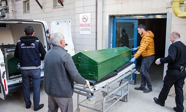 Ankarada sporcuları taşıyan midibüs devrildi: 1 ölü, 17 yaralı