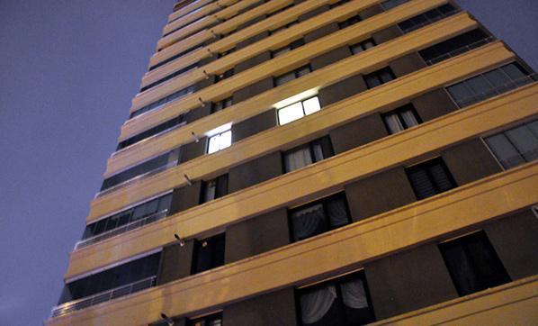 Lüks rezidansta şok intihar... 15. kattan atladı