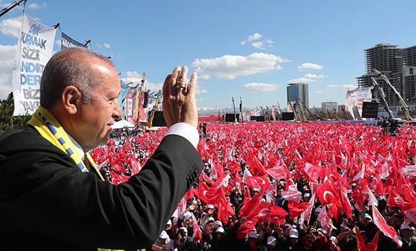 Cumhurbaşkanı Erdoğan: Emniyete sordum, alanda 450 bin kişi var