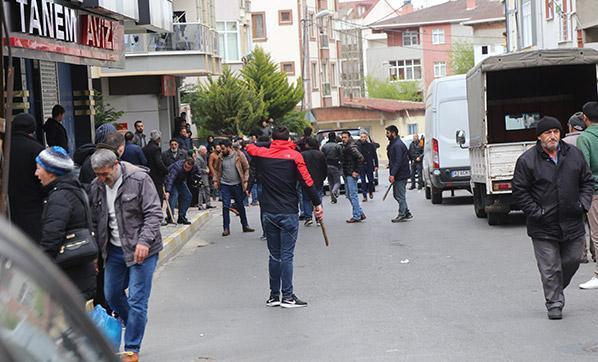 Taşlı sopalı kavga Yaralılar var