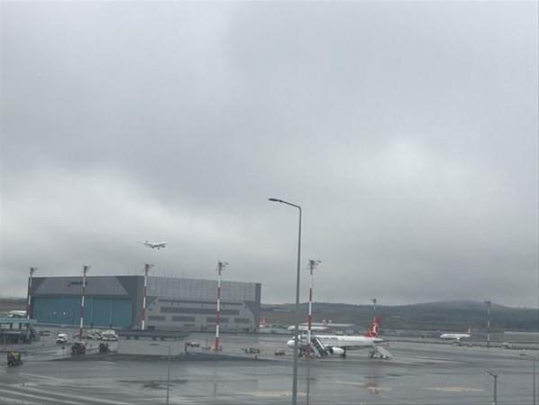 İstanbulda hava trafiğine sis engeli