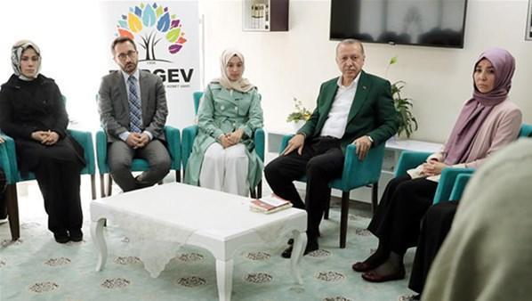Cumhurbaşkanı Erdoğan, TÜRGEV yurdunu ziyaret etti