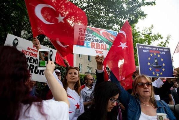 Washingtonda yaşayan Türklerden Ermeni iddialarına karşı protesto
