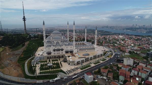 İstanbulda tarihi gün Büyük Çamlıca Camisi açıldı