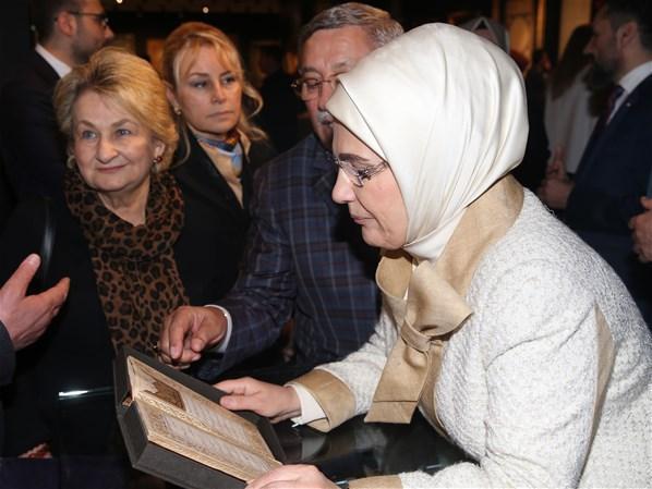 Emine Erdoğan, Çamlıca Camisinde sergi açılışı yaptı