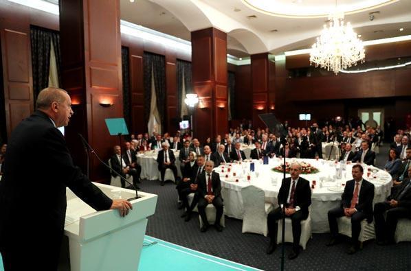 Cumhurbaşkanı Erdoğan AK Partili vekillere seslendi: Yeni insanlar kazanarak önümüzdeki döneme hazırlanacağız