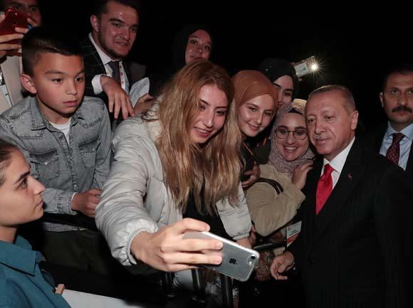 Cumhurbaşkanı Erdoğan drama sahne gösterimini izledi