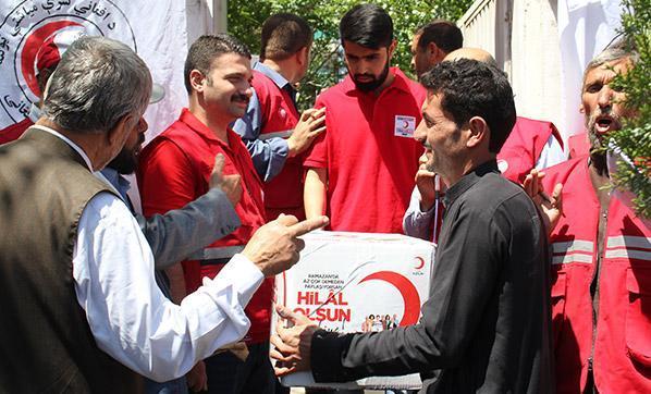 Türk Kızılaydan Irakta ihtiyaç sahibi ailelere gıda yardımı