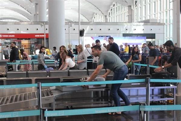 Büyük göç başladı İstanbul Havalimanında bayram hareketliliği