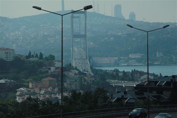 Milyonlarca kişi yolda İstanbulda ise...