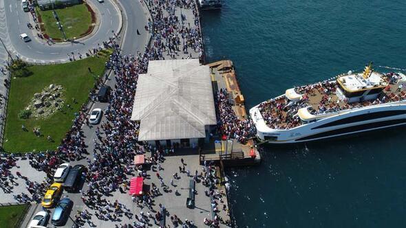 Bayramın ikinci gününde İstanbulda insan seli
