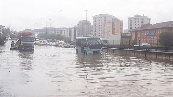 Meteoroloji uyarmıştı İstanbulda bugün...