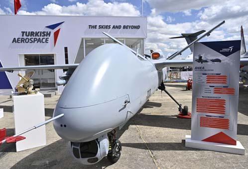 Milli savaş uçağının modeli Pariste sergileniyor