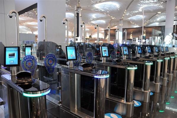 İstanbul Havalimanında pasaporttan 18 saniyede geçiş hazırlığı
