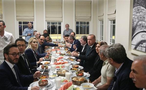 Cumhurbaşkanı Erdoğan Çengelköyde restoranda yemek yedi