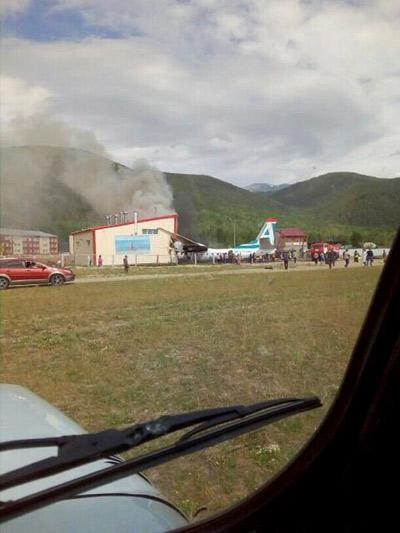 Rusyada acil iniş yapan yolcu uçağı pistten çıktı: 2 ölü, 22 yaralı