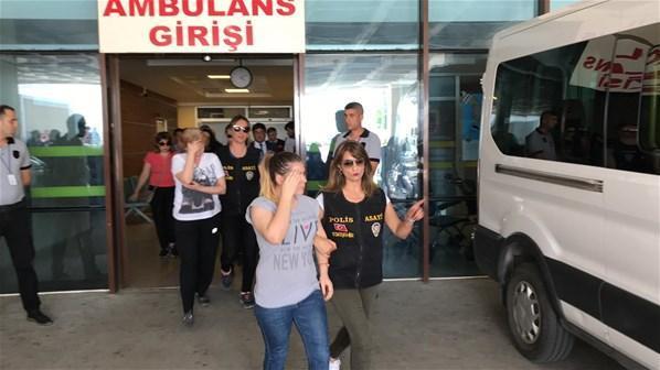 Ünlü iş adamı ve eşini darbeden zanlılar Türkiyeye iade edildi
