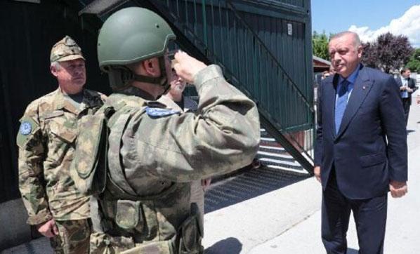 Cumhurbaşkanı Erdoğan, Bosnada ‘Barış Gücü’nde görevli Türk askerlerini ziyaret etti