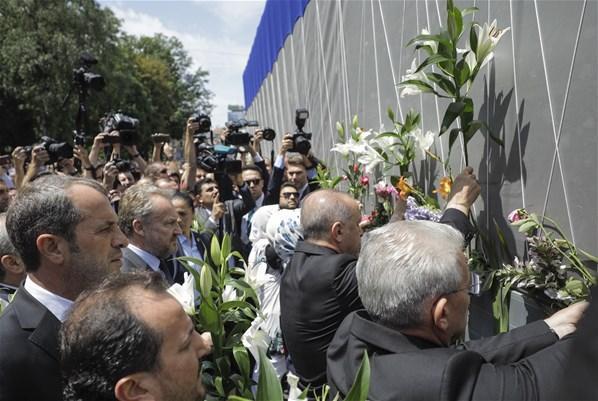 Cumhurbaşkanı Erdoğan, Srebrenitsa Soykırımı kurbanları anısına düzenlenen geçit törenine katıldı