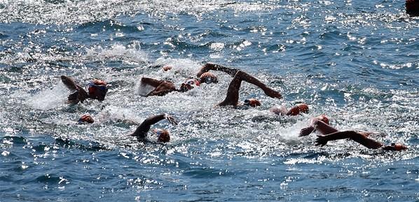 Bakan Kasapoğlu: 1 milyon kişiye yüzme öğretilecek