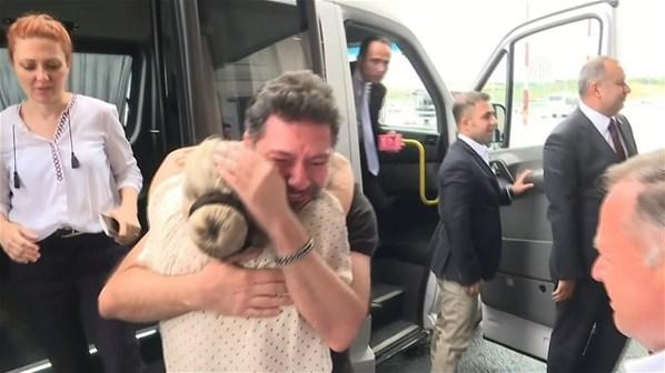 Hakan Atilla İstanbulda Ailesi ve Bakan Albayrak karşıladı