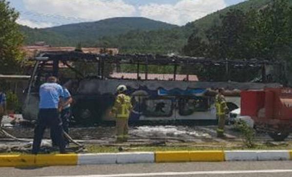 Balıkesirde otobüs yandı 5 kişi hayatını kaybetti
