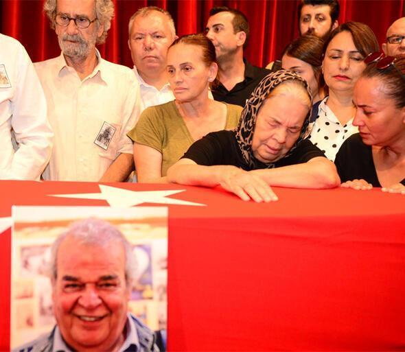 Kardeşe veda Ünlü oyuncu Cengiz Sezici, Adana’da toprağa verildi