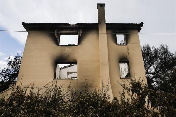 Yunanistandaki orman yangınları yerleşim yerlerini tehdit ediyor