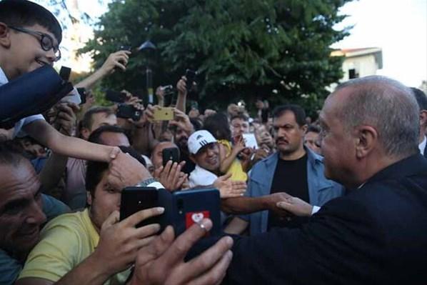 Cumhurbaşkanı Erdoğan vatandaşlarla bir araya geldi