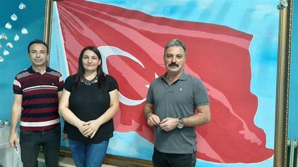 Bu Türk bayrağına yakından bakan gözyaşlarına engel olamıyor
